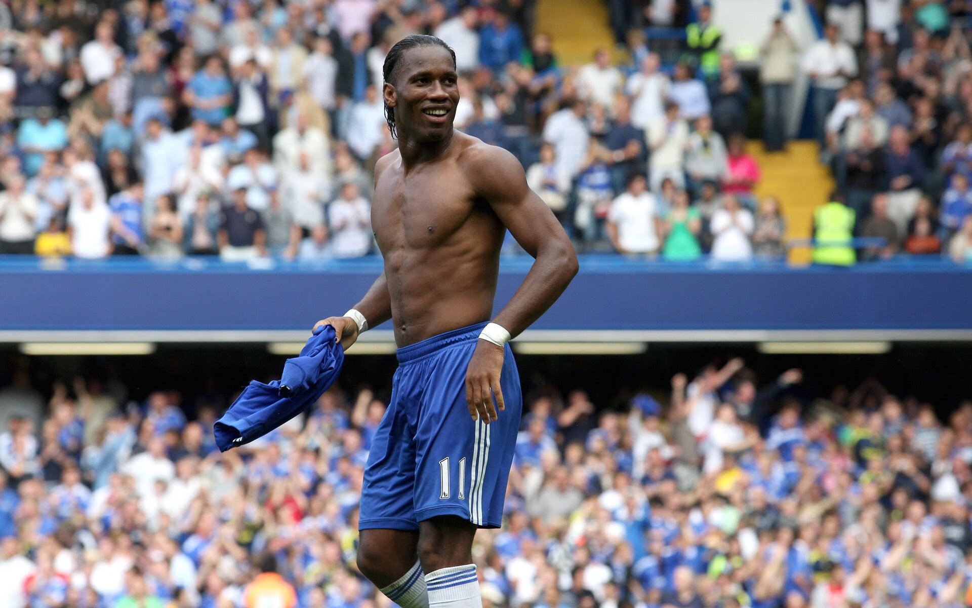 牙买加险胜突尼斯，苏亚雷斯在奥运周期关键战接管比赛，诠释何为大心脏